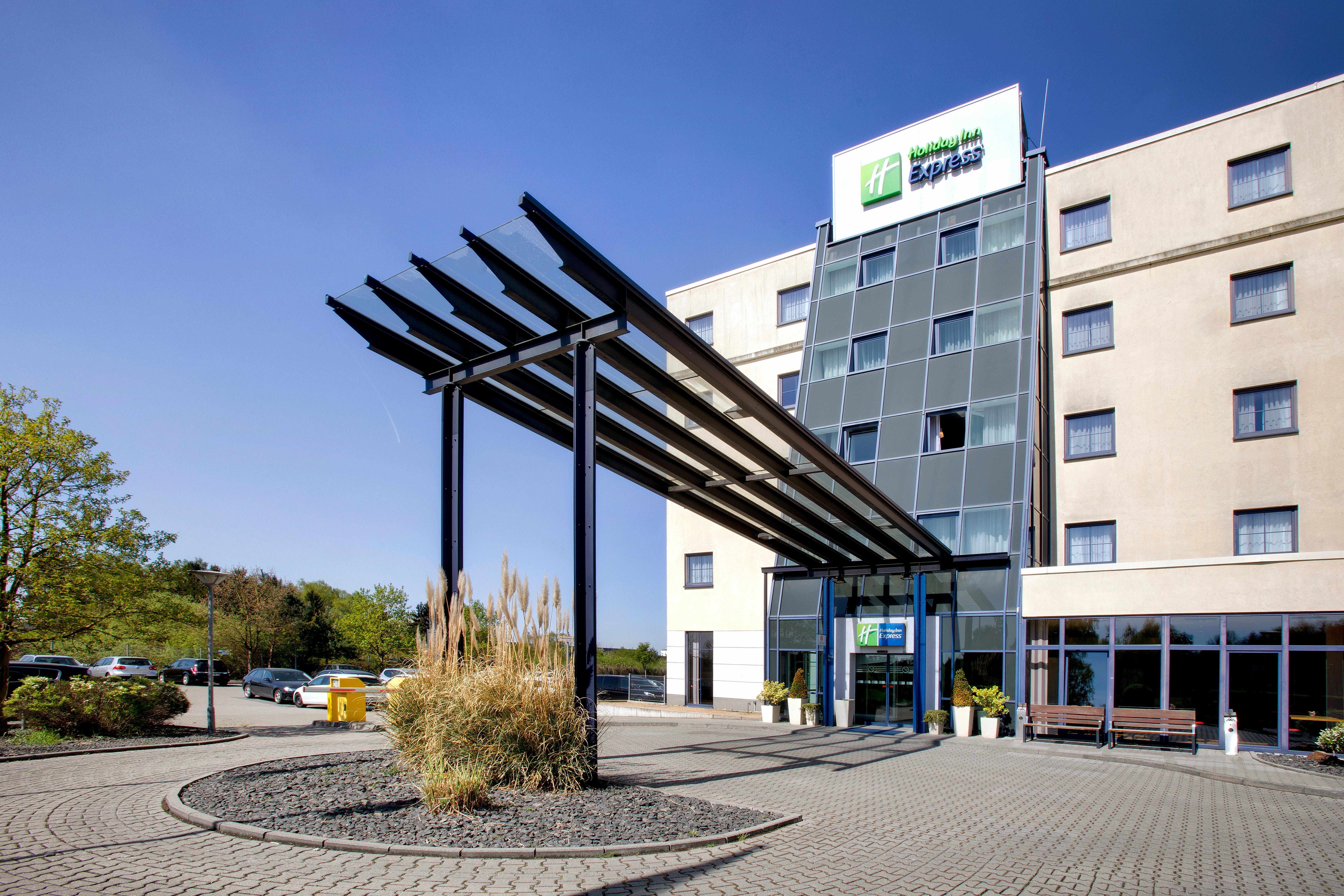 HOLIDAY INN EXPRESS FRANKFURT AIRPORT, AN IHG HOTEL MOERFELDEN-WALLDORF 3*  (Germany) - from US$ 85 | BOOKED